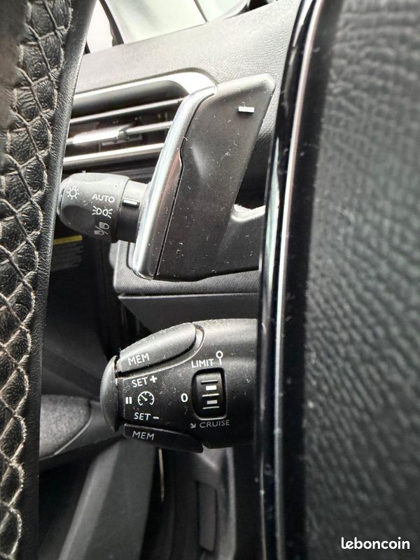 Peugeot 5008 Active Business HDI 130cv EAT8 (image 24)
