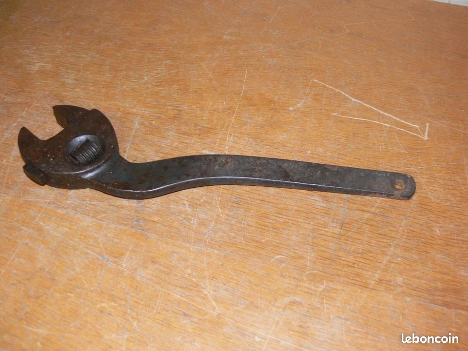 CLÉ À MOLETTE Peugeot Frères 37,5 EUR 15,00 - FR