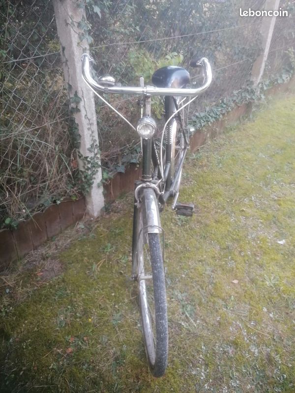 Vélo vintage assemblée à Cabourg (image 1)