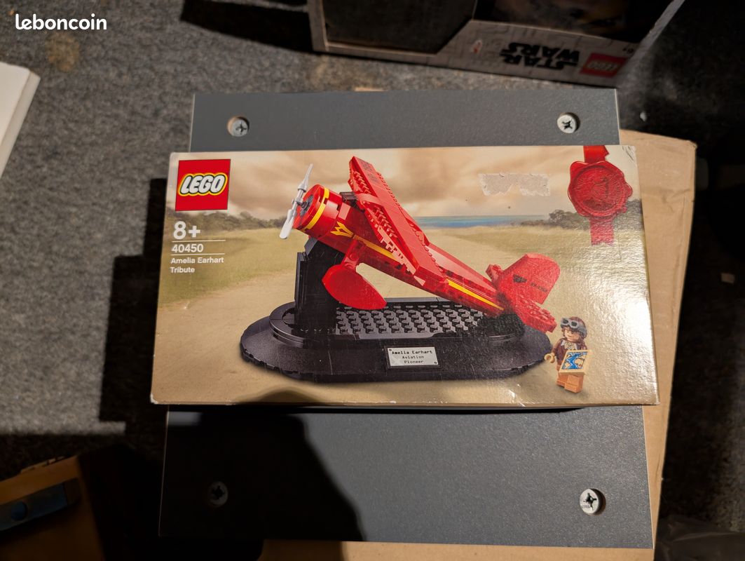 Lego aviation collector (image 1)