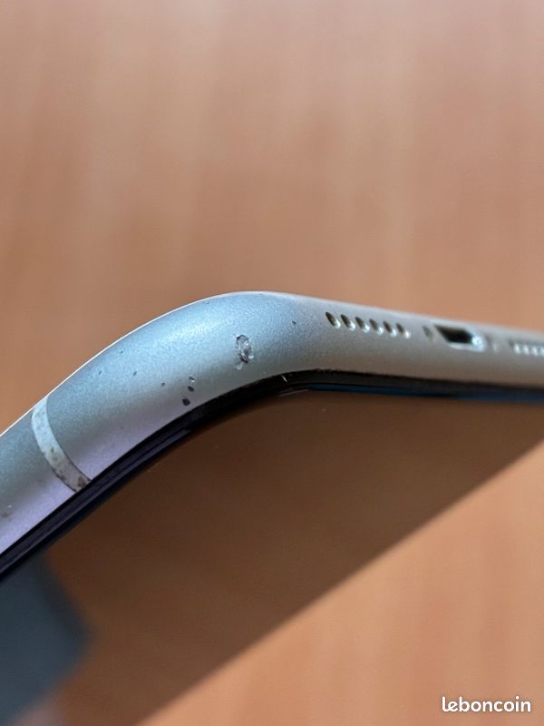 Apple iPhone XR 64 Go – Blanc – Bon état – Boîte + facture Apple (image 11)
