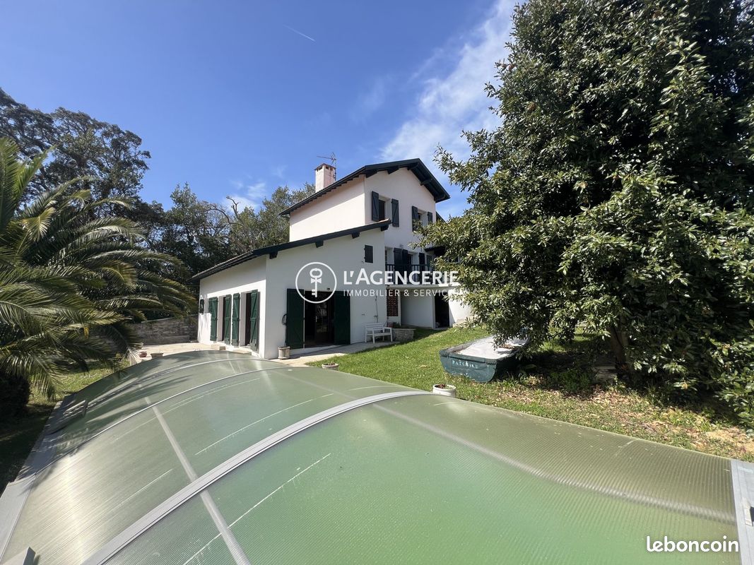Maison 7 pièces 238 m² · à Biarritz · 238 m² · 1 490 000 €