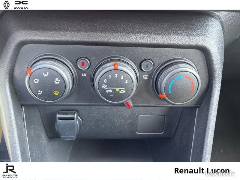 Dacia Sandero 1.0 SCe 65ch Expression (image 22)