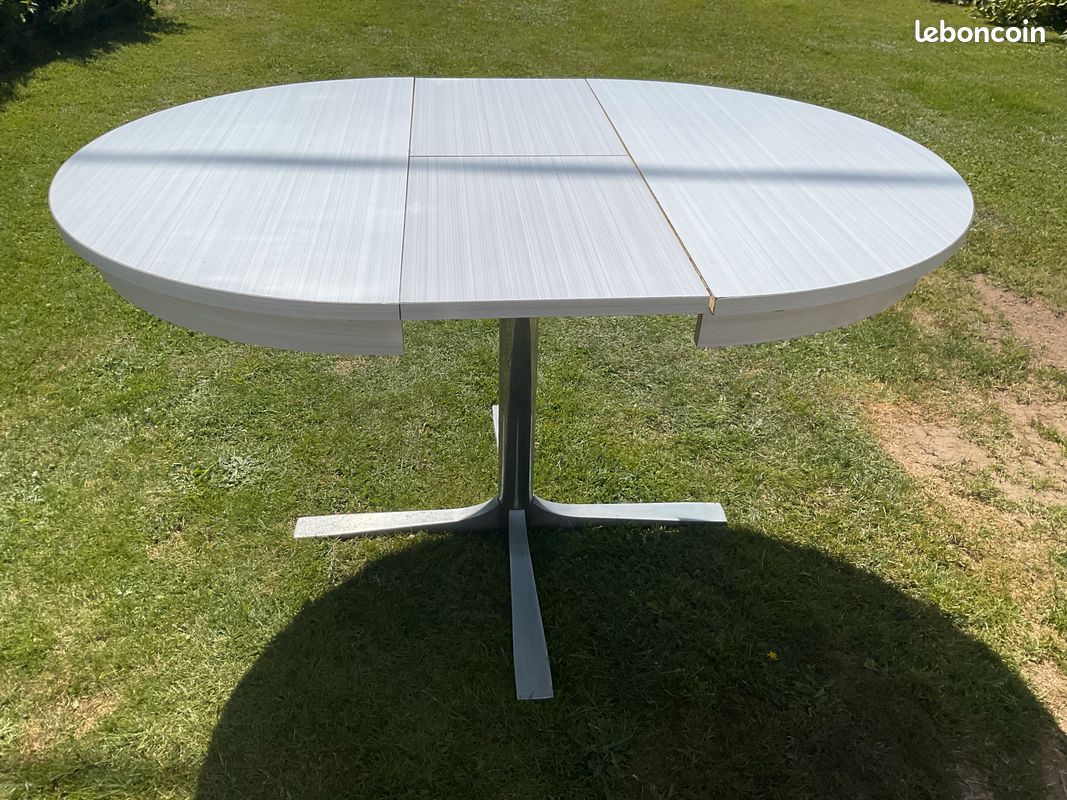 Table ronde formica (image 3)