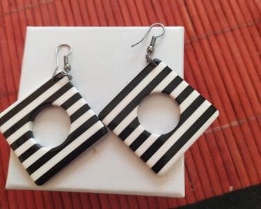 Boucles D'oreilles Clips Vintage En Plastique Blanc - Style Années 70 - Occasion