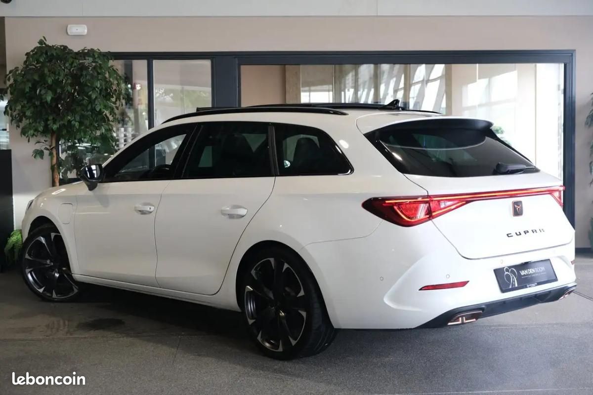 Cupra Leon SPORTSTOURER 1.4 E-HYBRID VZ 245PK PANORAMIQUE SUPERSPORT 245 CH AVANT BVA - CAMÉRA D'... (image 8)
