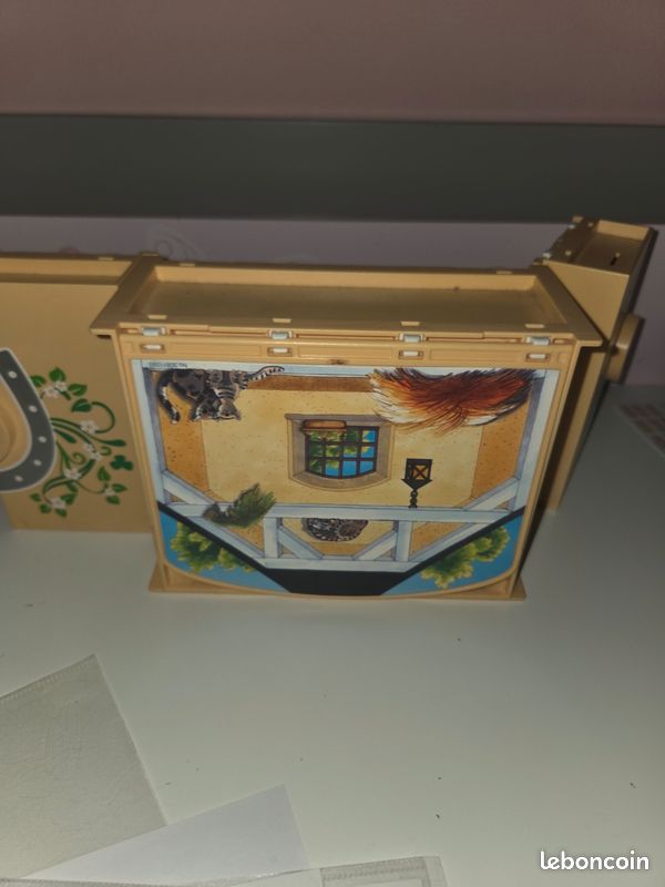 Coffret Valisette Écurie / Centre Équestre transportable Playmobil Country (image 9)