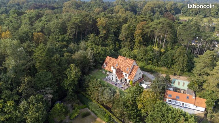 Villa 14 pièces 351 m²