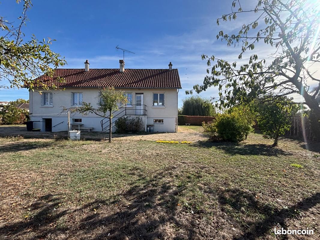 Maison 7 pièces 105 m² · à Fleuré · 105 m² · 152 000 €