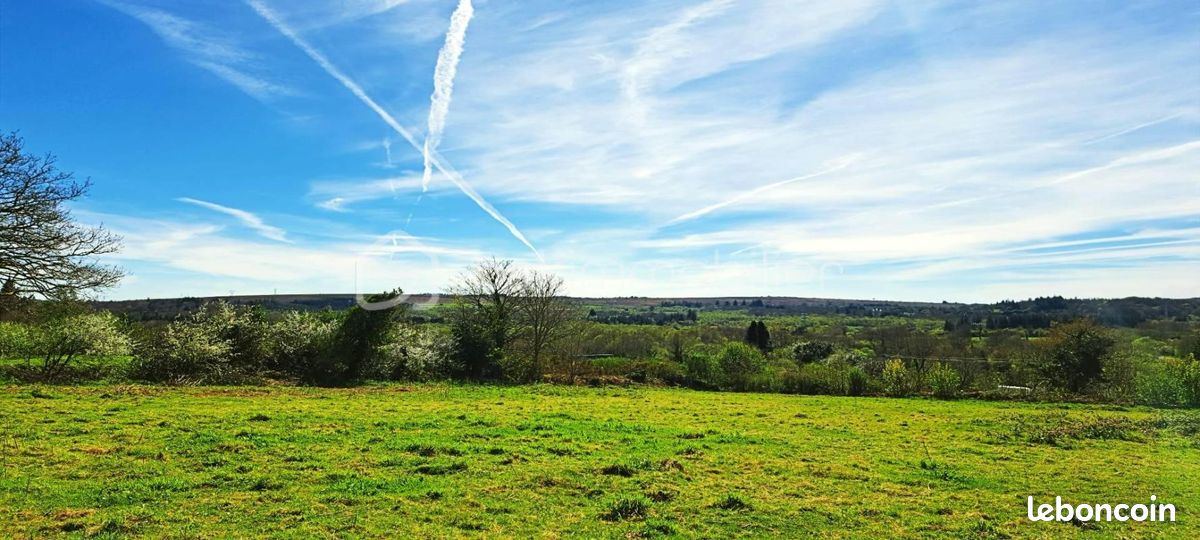 Terrain 5 214 m² Brennilis · 33 000 €