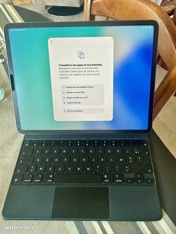 IPad Pro 12.9 5ème génération 1To + Apple Pencil 2ème génération + Magic Keyboard et housse Zugu (image 4)