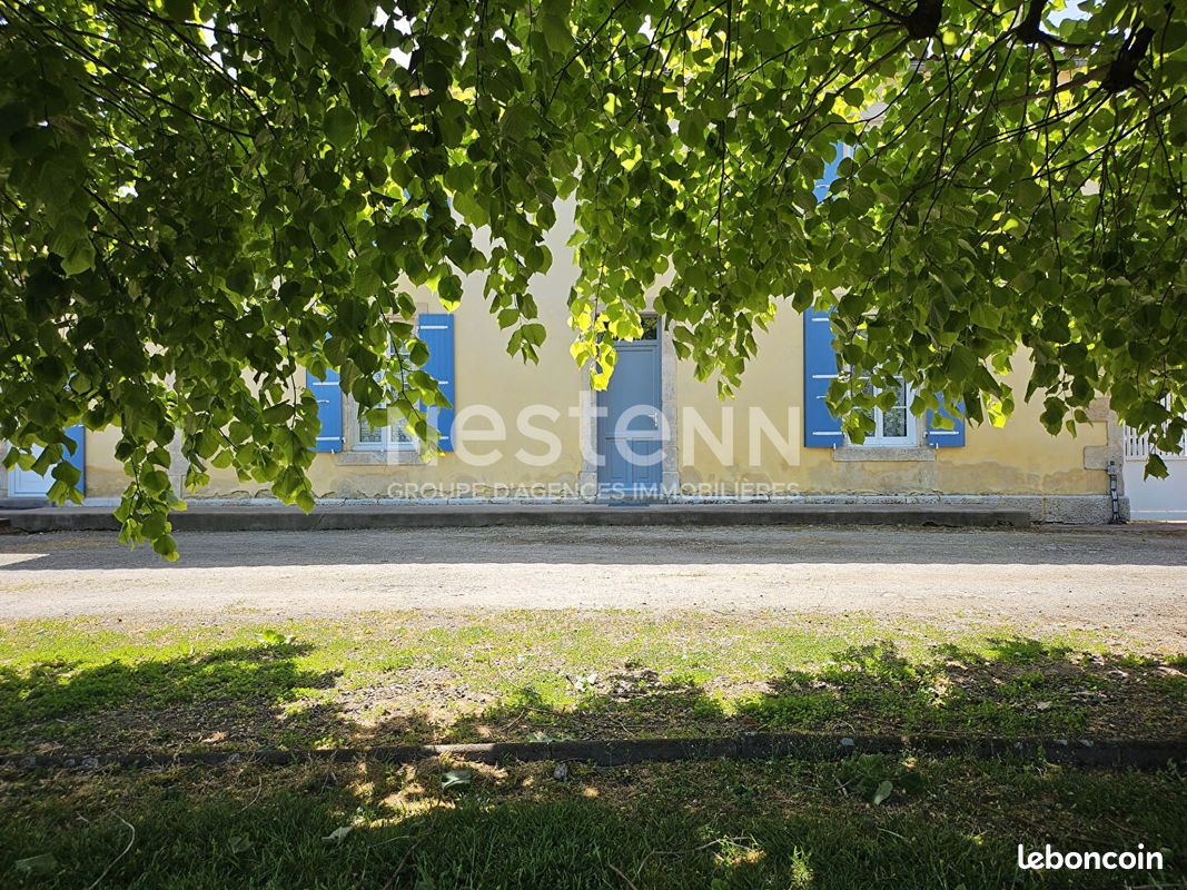 Maison 5 pièces 149 m² · à Benet · 149 m² · 210 000 €