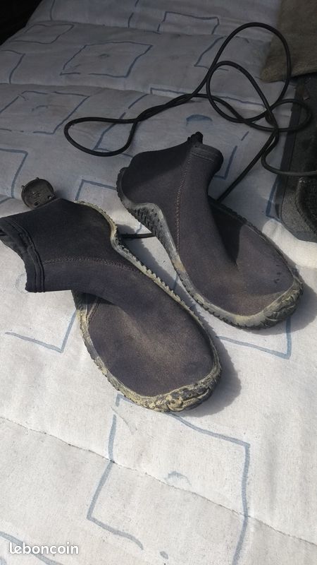 Chaussons neoprene surf taille 35/ 36 (image 1)