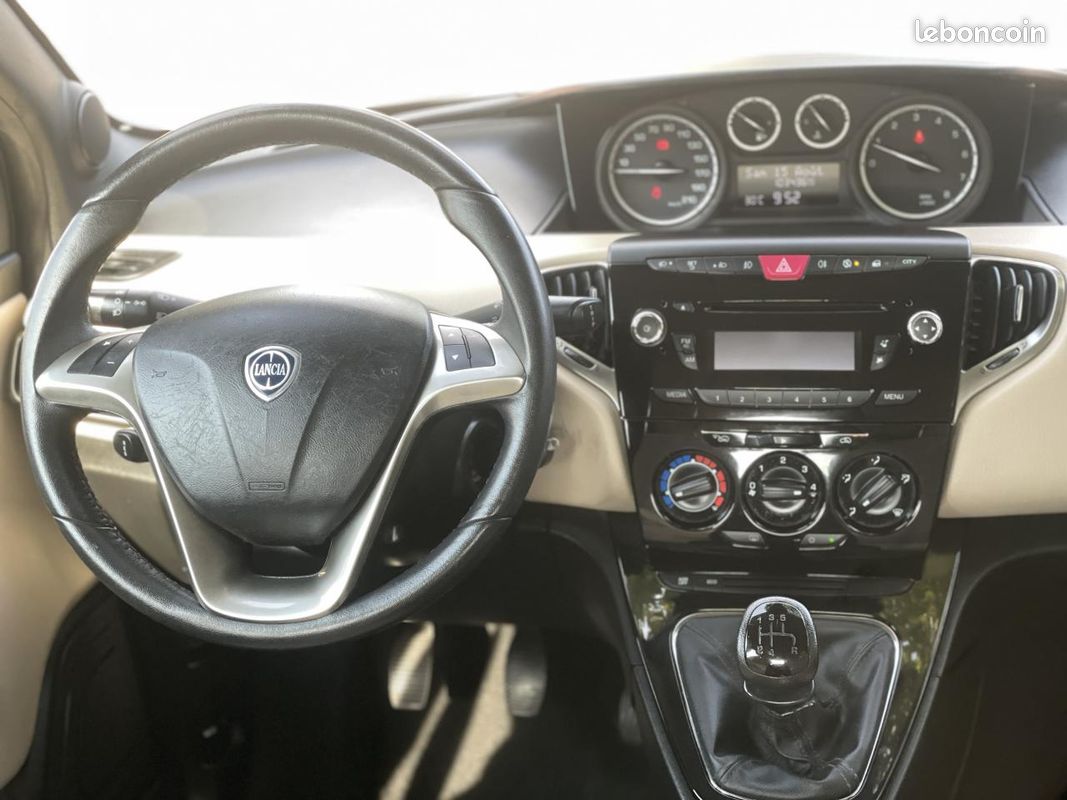 LANCIA YPSILON TwinAir - 85 Platinum (image 12)