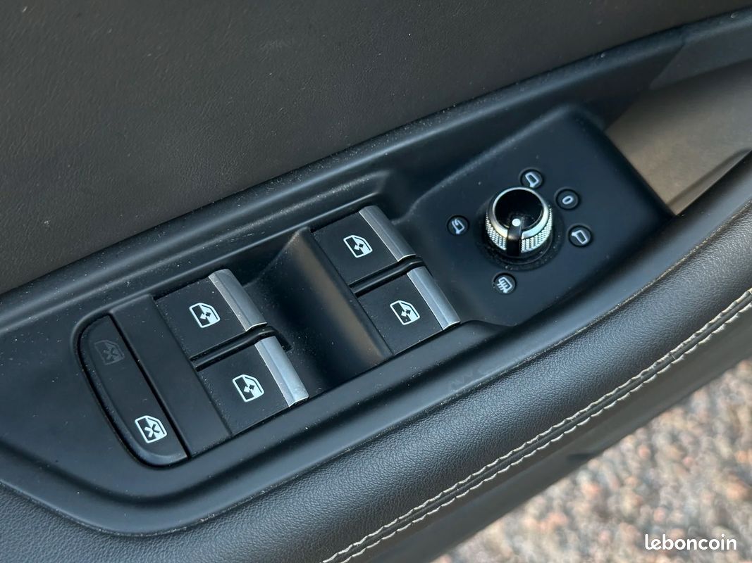Audi A5 40 TDI quattro Avus Pack S-line / entretien Audi / Attelage électrique + toit ouvrant (image 12)