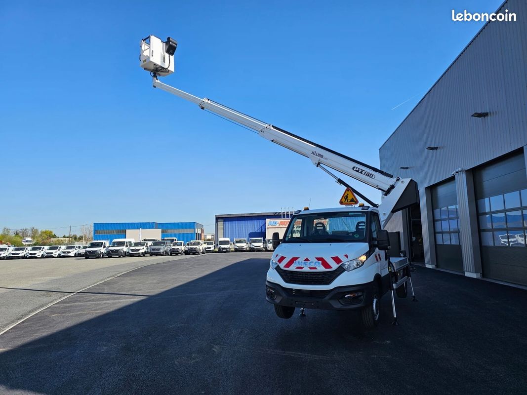 Iveco Daily 35S14 nacelle KLUBB 18M (image 2)