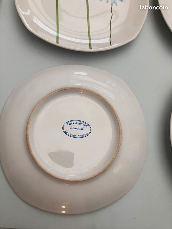 9 assiettes à dessert en grès / Anemones (image 3)