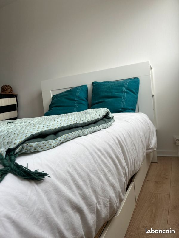 Lit a coffres 140x200 cm + Tête de lit IKEA casi neuf (image 8)