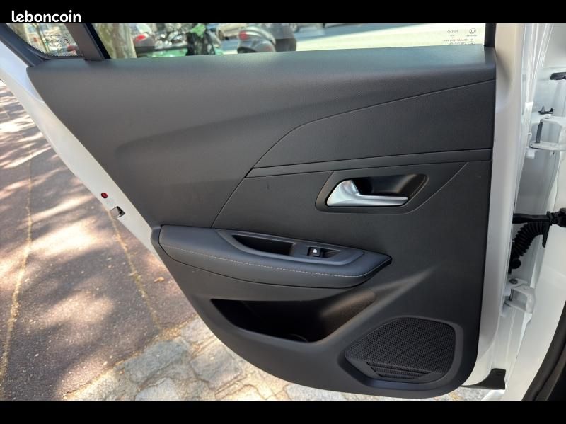 Peugeot 208 1.2 Hybrid 110ch Allure e-DCS6 (image 19)