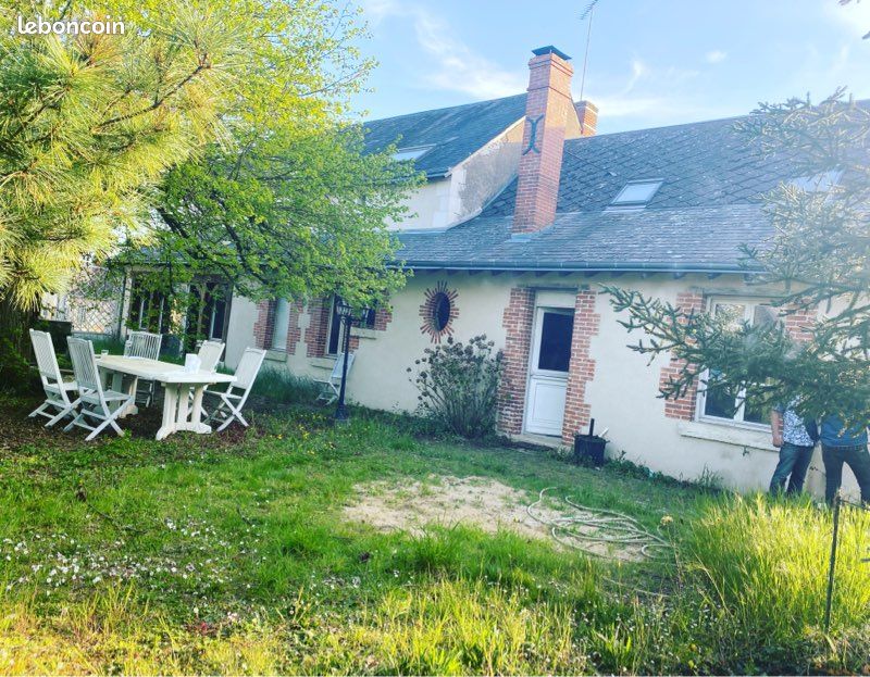 Maison 8 pièces 222 m² · à Veuzain-sur-Loire · 222 m² · 218 000 €