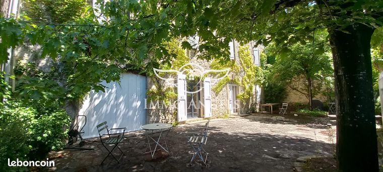 Maison 8 pièces 249 m²