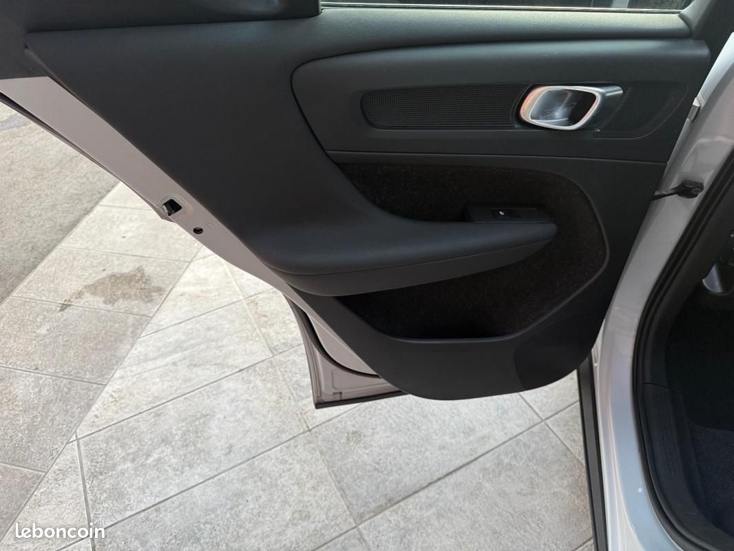 Volvo XC40 BUSINESS D3 AdBlue 150 ch Geartronic 8 (image 21)