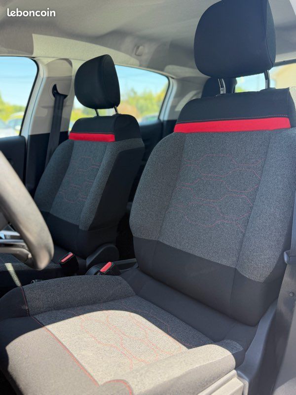 CITROËN C3 110ch FEEL PACK / BOÎTE AUTOMATIQUE / APPLE CARPLAY / TOIT NOIR / JANTES NOIRES / FEUX LED / CAMÉRA DE RECUL / RADARS AR / ATTELAGE (image 5)