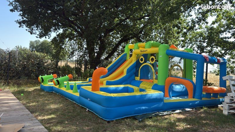 Château gonflable blanc toboggan et piscine à balles 320x280cm - Jeux Château gonflable blanc toboggan et piscine à balles 320x280cm - Jeux