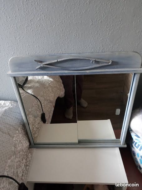Armoire de toilette (image 1)