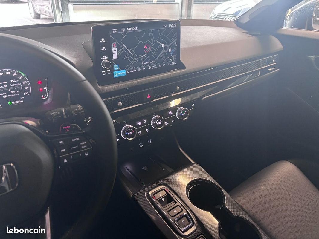 HONDA CIVIC E:HEV 2.0 i-MMD Advance - Toit Ouvrant / BOSE (image 17)
