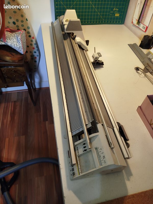 Machine à tricoter vintage des années 70 - Loisirs créatifs