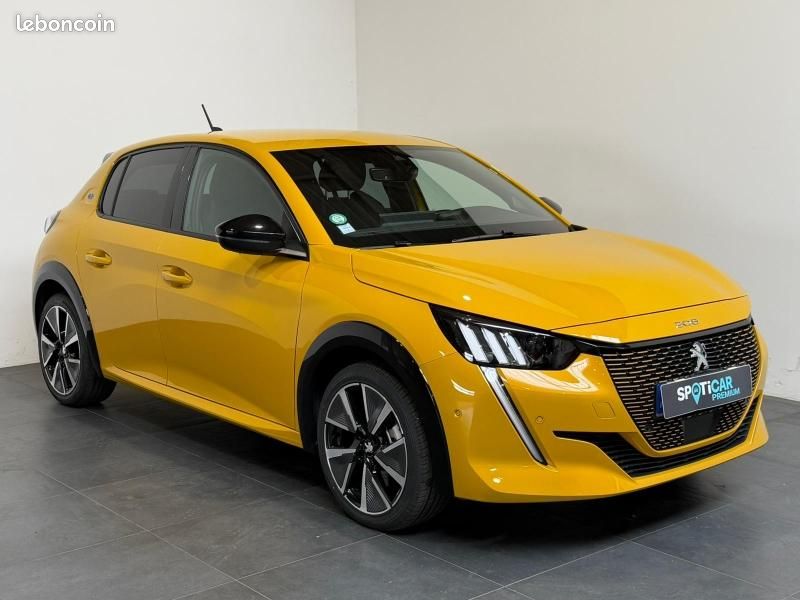 Peugeot 208 e-208 136ch GT (image 3)
