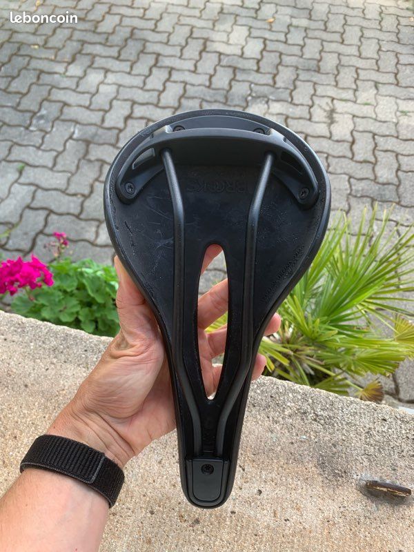 Selle Vélo Brooks C15 Sculptée 140mm Rails Acier 434g - Occasion, Modèle C15 Carved, 7x7mm, PDSF 155