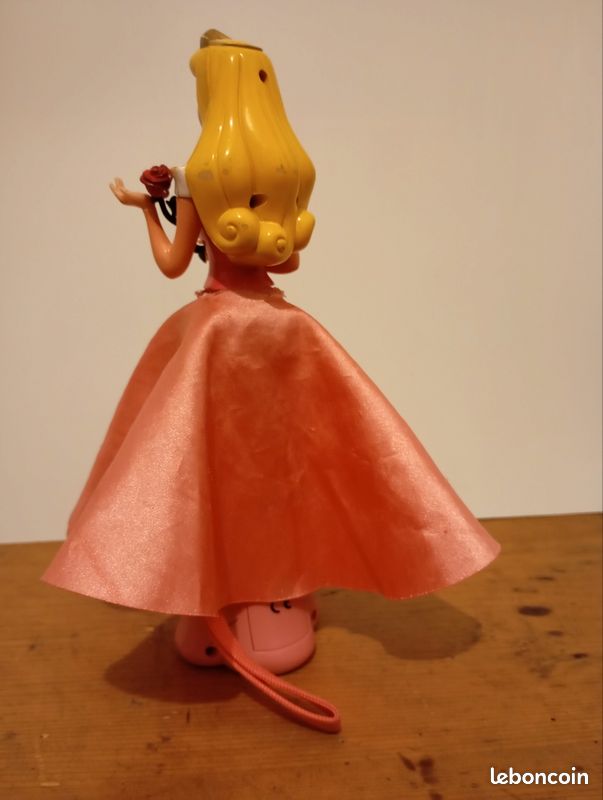 Figurine cendrillon (image 3)