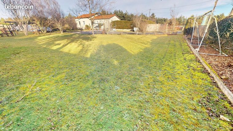 Maison 5 pièces 243 m²