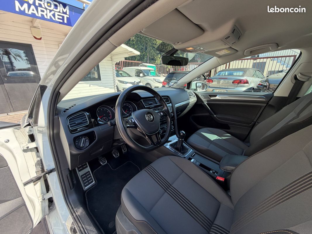 VOLKSWAGEN Golf 1.2 110ch Allstar - CarPlay - Suivi complet - Faible kilométrage (image 9)