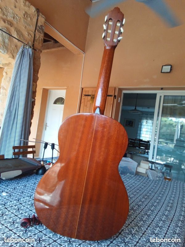 Vieille guitare classique (image 4)