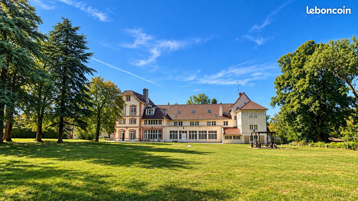 Immeuble 98 pièces 4000 m² · à Septeuil · 4 000 m² · 2 600 000 €