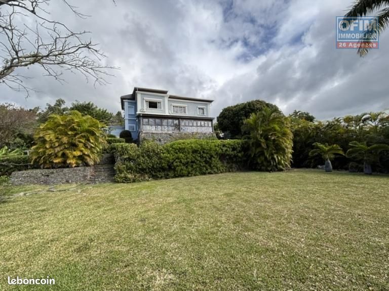 Maison 7 pièces 349 m² · à Saint-Denis · 349 m² · 1 352 000 €