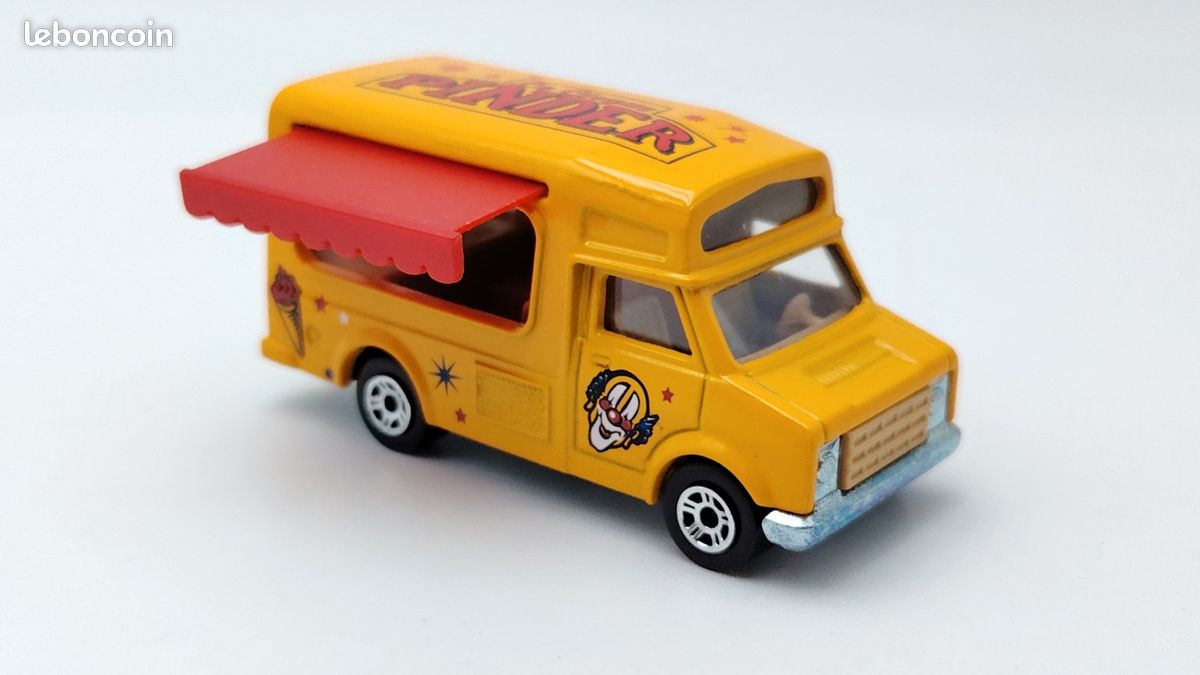 MAJORETTE - CIRQUE Pinder Train Wagon Publicitaire EUR 6,00 - FR