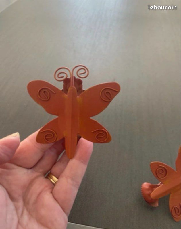 Deux pinces / attaches pour rideaux ou voilage Papillon (image 2)