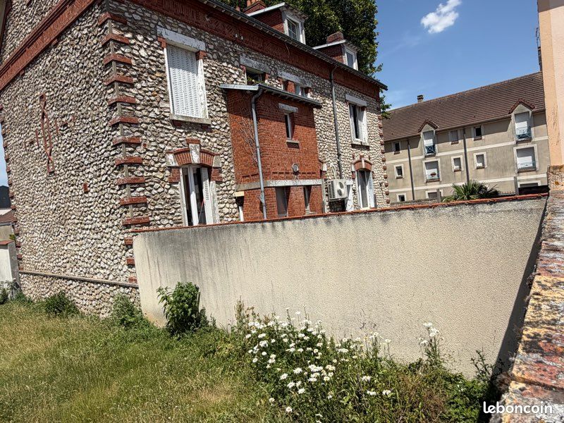 Appartement 1 pièce 27 m² · à Auneau-Bleury-Saint-Symphorien · 27 m² · 480 €