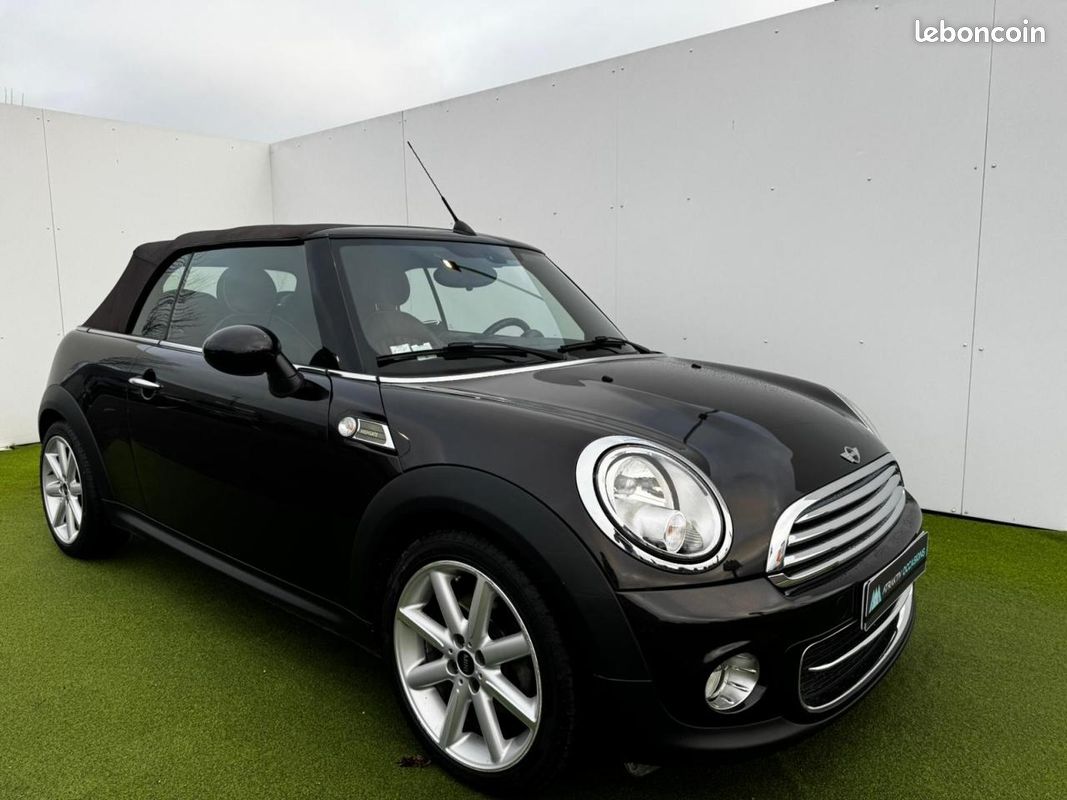 Mini mini ii (2) cabriolet cooper d 112 highgate bvm6 (image 3)