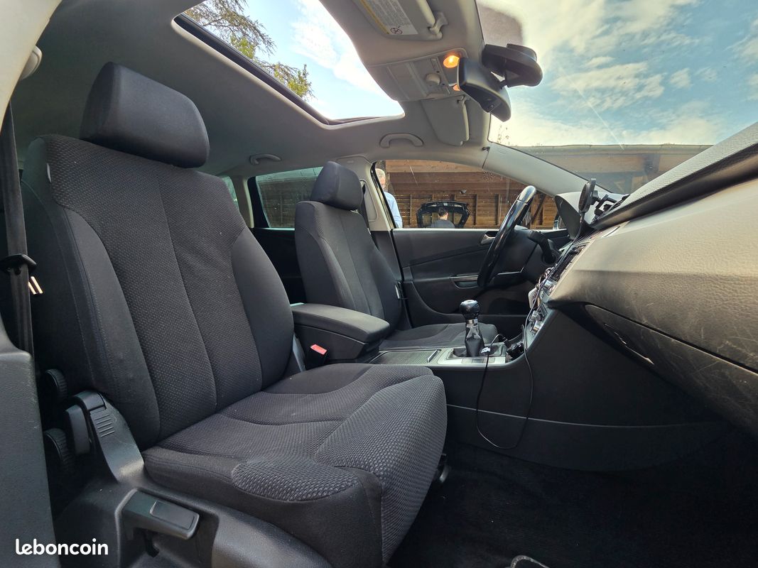 VOLKSWAGEN PASSAT SW – 2.0 TDI 140ch BVM6 Finition EMBASSY II (image 12)