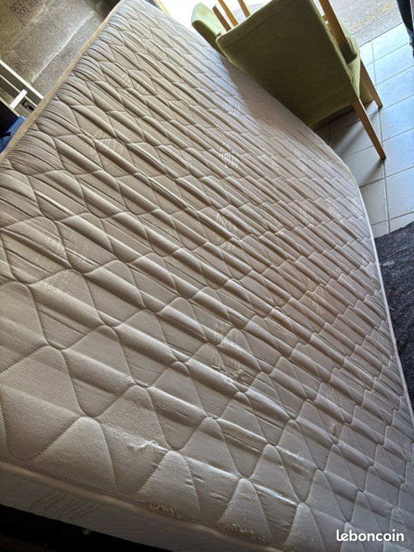 Matelas à donner (image 1)