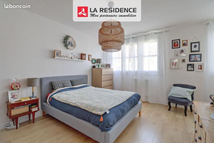https://img.leboncoin.fr/api/v1/lbcpb1/images/fd/26/65/fd266591cf169ddd118314867115f04acd466222.jpg?rule=ad-image
