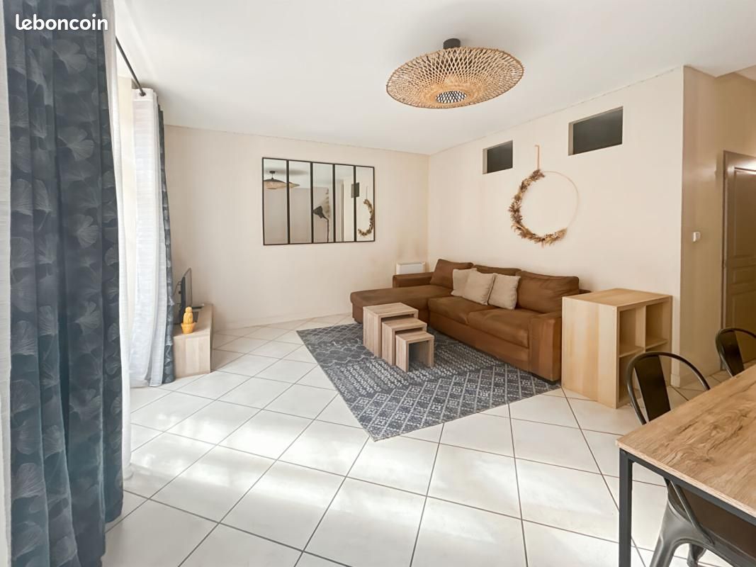 Appartement 5 pièces 99 m² · à Montauban · 99 m² · 890 €/mois