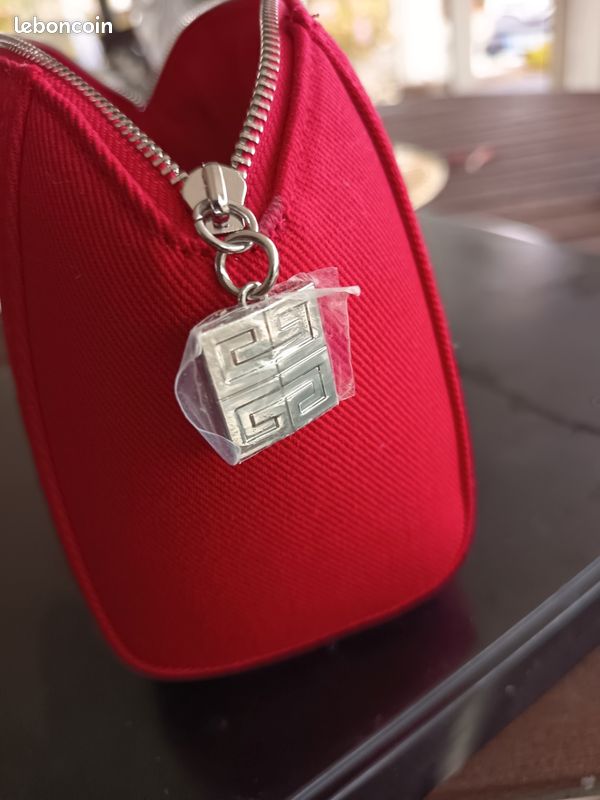Pochette Givenchy neuve (image 2)