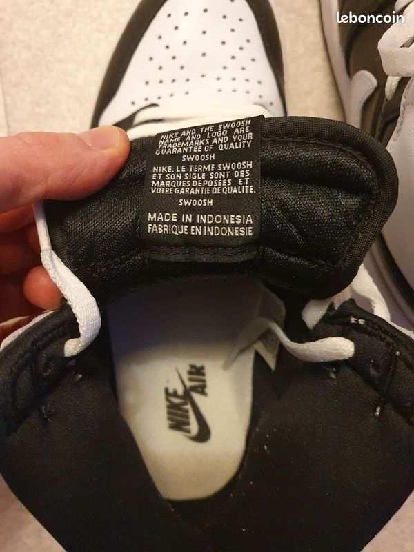 Air Jordan 1 Retro High OG Black and White (image 5)
