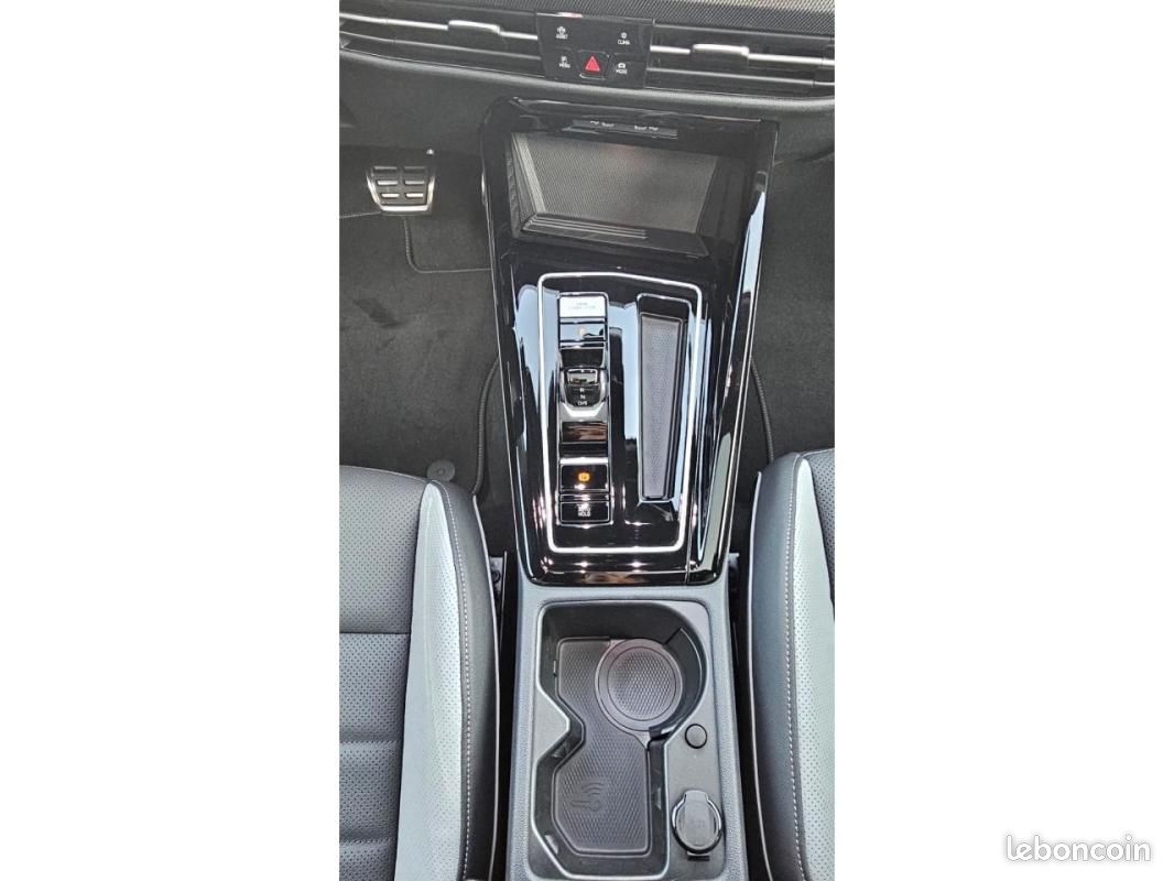 Volkswagen Golf R-Line 2.0 TDI 150cv DSG7+DCC+Toit pano+Matrix LED Black+JA18 YORK+Pack TECHNO+CU... (image 8)